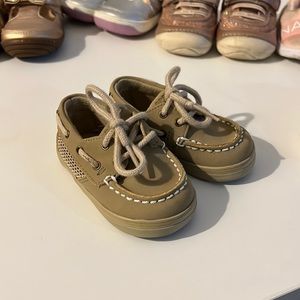 Sperry size 2